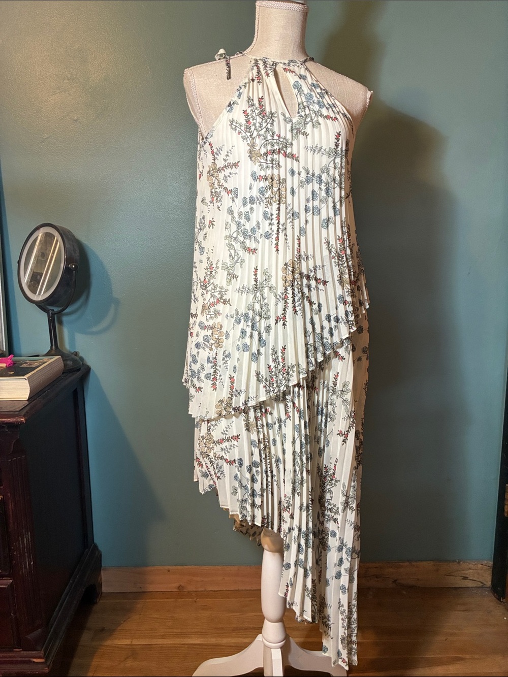 Women's Cream Floral Pleated Halter Dress